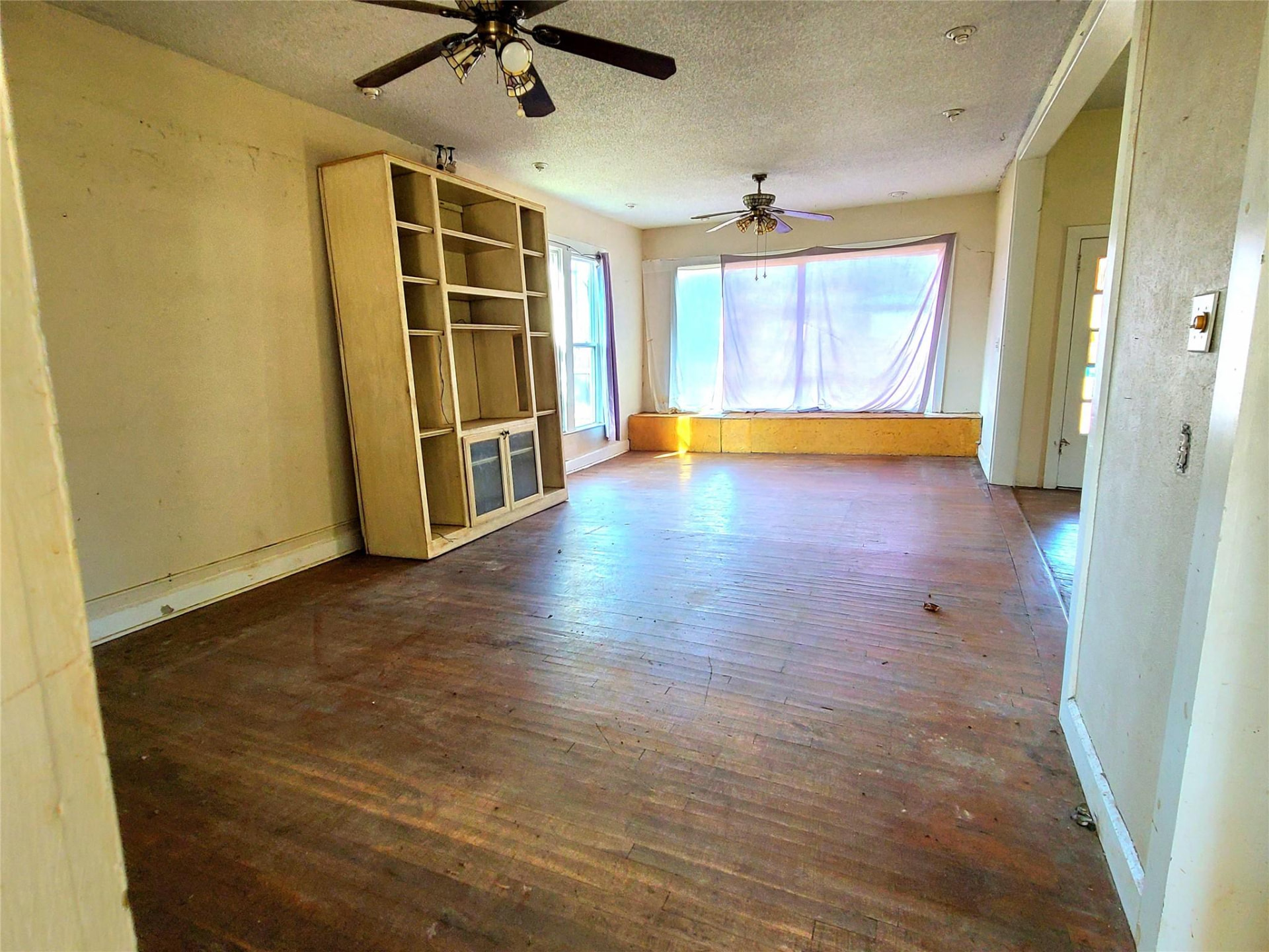 1028 W Main Street thumbnail 5