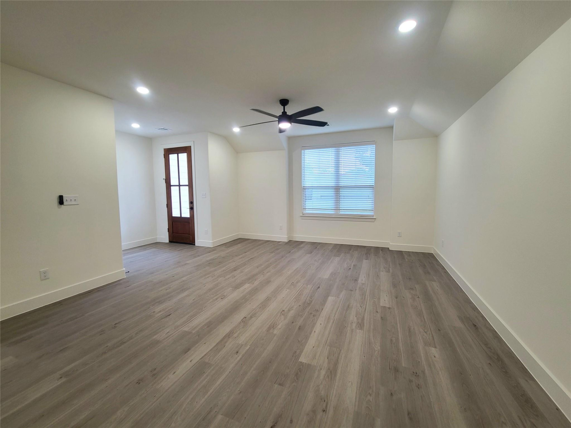 805 W Munson Street thumbnail 4