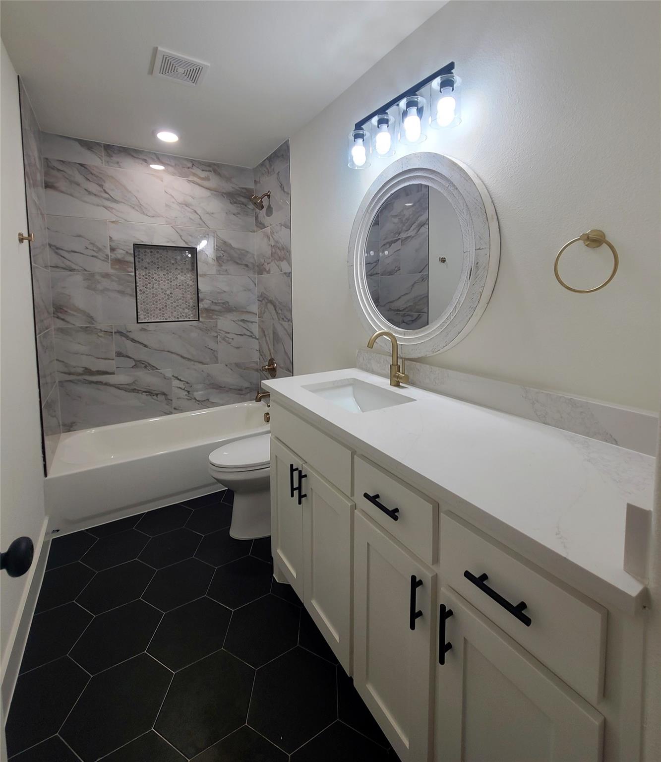 805 W Munson Street thumbnail 7