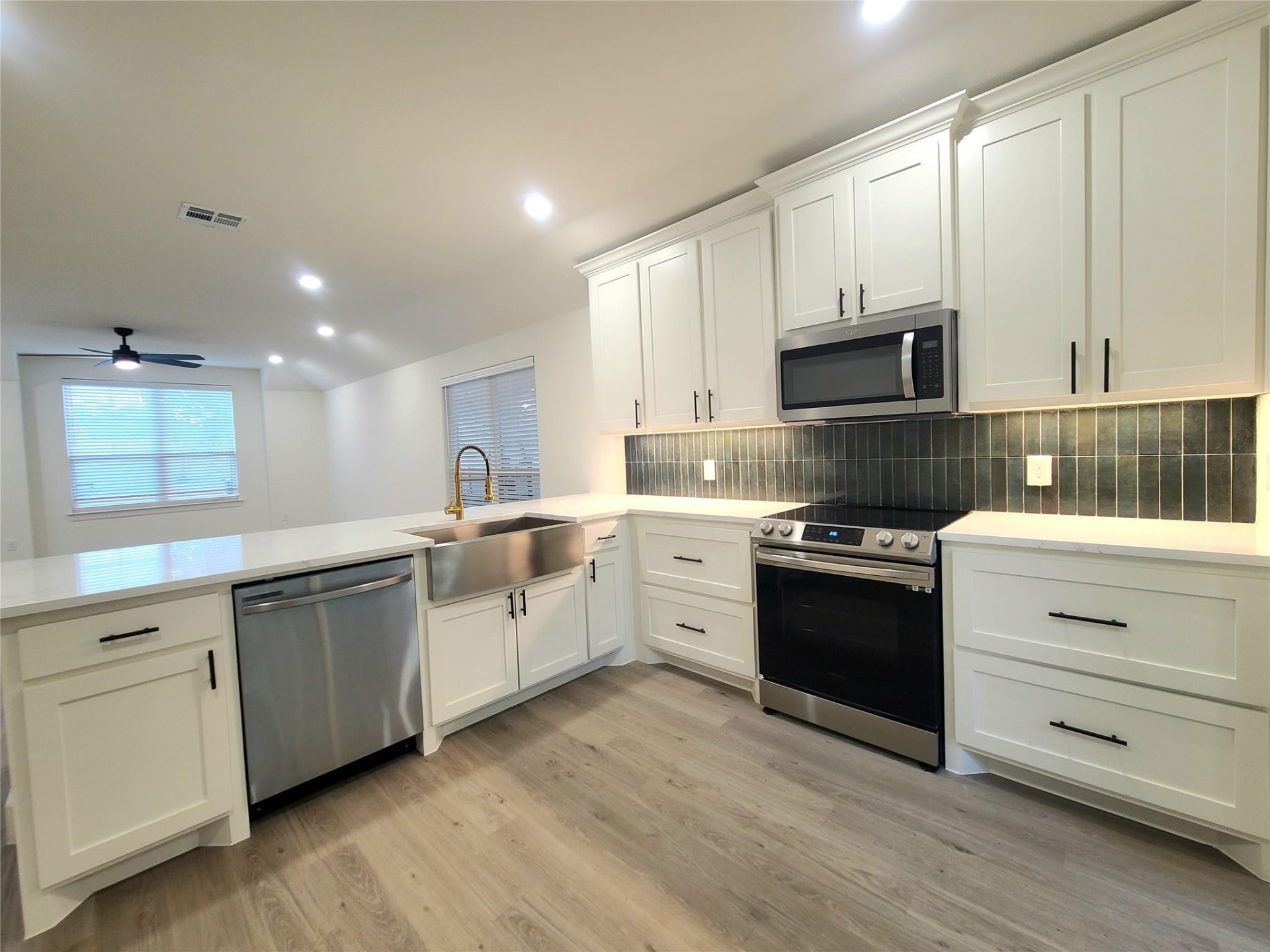 805 W Munson Street thumbnail 3